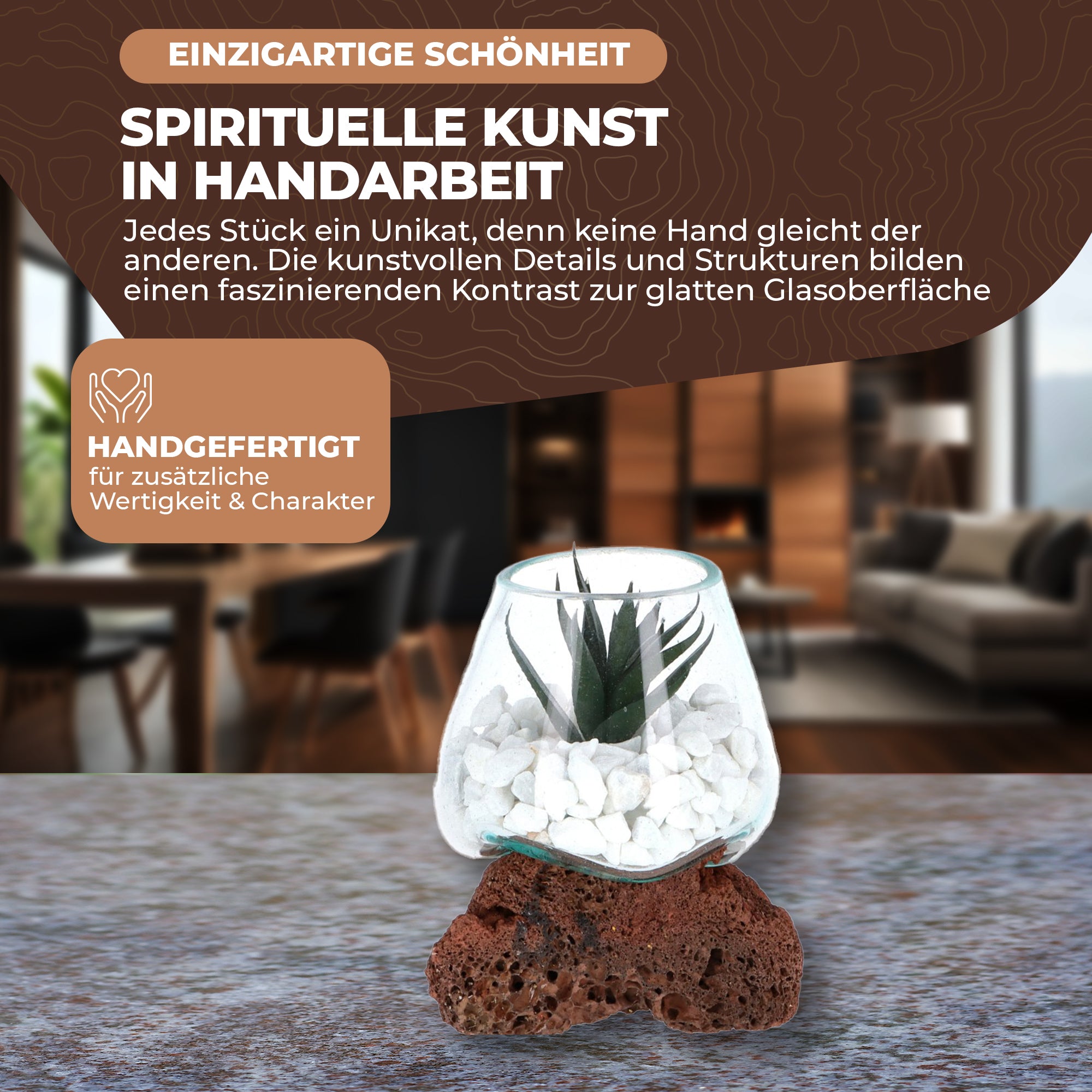 Handgefertigte Dekoschale aus mundgeblasenem Glas auf Lavastein aus Bali. Nachhaltiges Design, vielseitig einsetzbar als Schale, Kerzenhalter oder Pflanzgefäß.