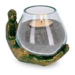 Teelichthalter Buddha Hand in Grün-Gold mit brennendem Teelicht im mundgeblasenen recycelten Glas