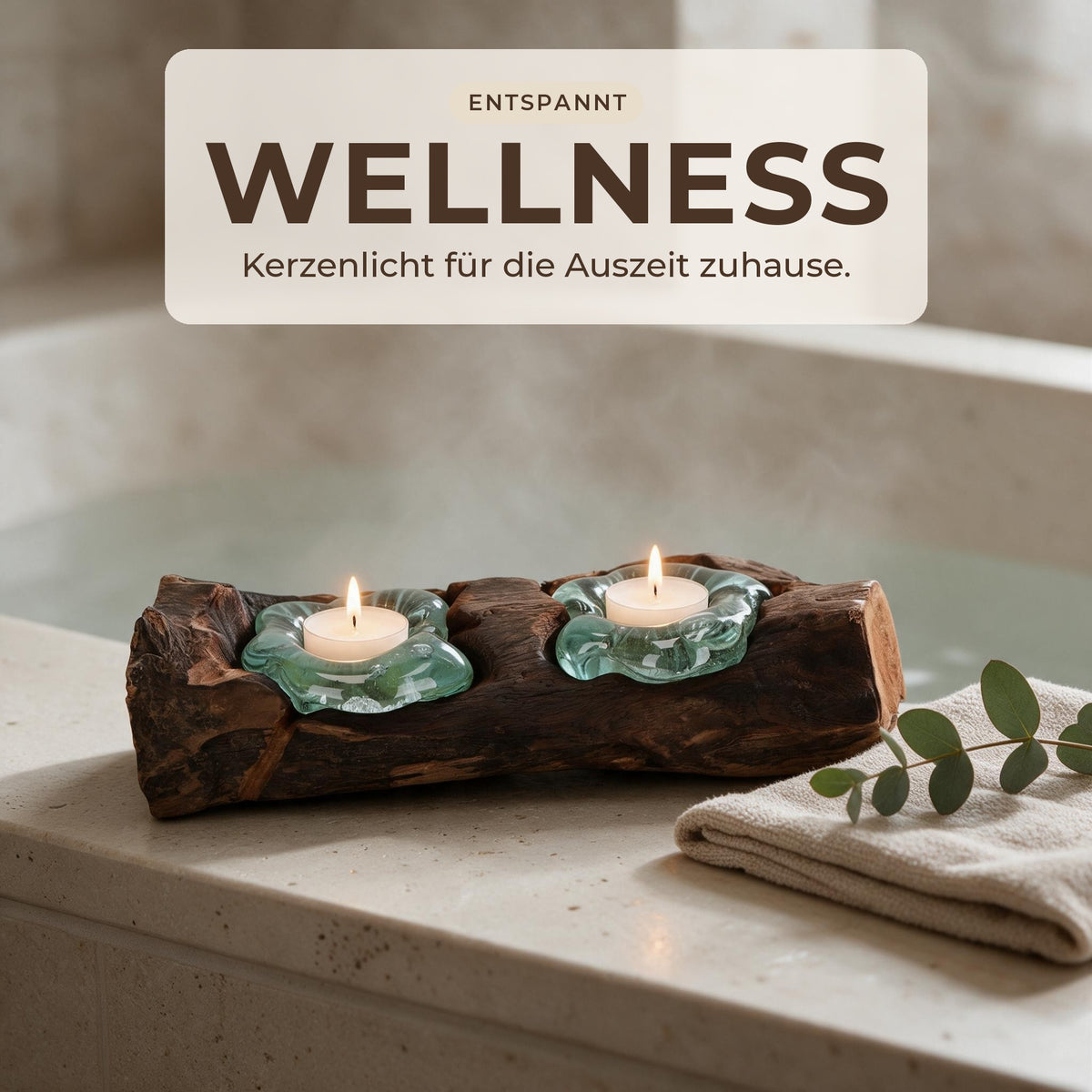 Wellness: Teelichthalter mit Kerzenlicht am Badewannenrand