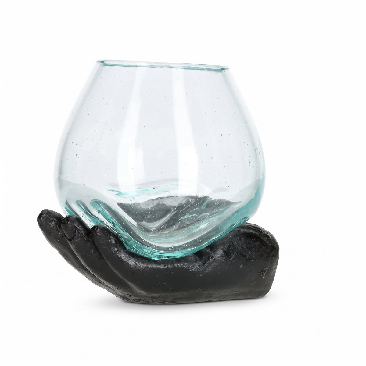 Hand-Skulptur Schwarz matt mit leerem mundgeblasenem Glas, freigestellt